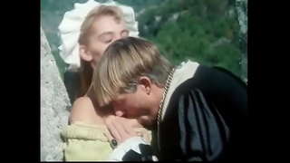 Своенравная күңеле әтисенең Гамлет побуждает принц Дания свергнуть узурпатора һәм убийцу туганнарын