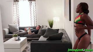 Interracial 성과 귀여운 흑인 아가씨