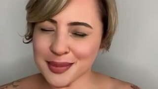 Отургучта отуруп коленях күйөөсү