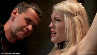 Кайнар бәйле булган блондинку-новичка Эллу Нову мучает һәм аның хуҗасын да мастер Джеймс Могул, ә аннары мәҗбүр итә сосать һәм трахаться зур әгъзасы грубого gimp Оуэна Грея