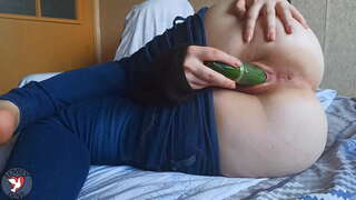 PAWG可爱鸽子乱搞她紧紧的阴部长黄瓜