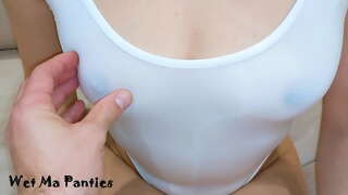 Nóng Chị em mặc ÁO tắm trước mặt của anh trai mình !! PHẦN 1