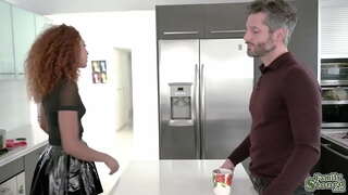 ���Stepdaughter Brixley ເຜຂອບໃຈນາງ stepdaddy ທາງເພດສໍາພັ slobbing ລາແລ່ນແລະໄດ້ຂີ່ໃຫ້ເຂົາເຂົ້າໄປໃນ oblivion