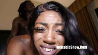 կրիստալ Կուպերը ոսկրոտ հետ մանրանկարչության տգեղ կմնաք ավար սիրում камеронконго Բի-բի-սի