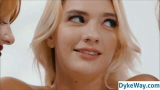 Lésbicas se beijando e sexo