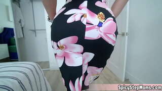 Madrastra té alguns problemes que Ella és una nimfòmana i ella no puc deixar de fumar