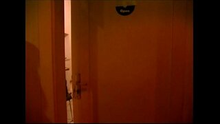 الأقوياء عشيقة يعطي لطيفة handjob