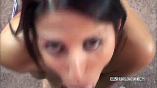 ���ोंडी सुवासिक फुलांची वनस्पती देत काही डोक्यात एक भाग्यवान उत्साहित व्हायला आवडते