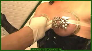 Sani cu pioneze și să se joace cu gaură