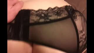 ���वणे माझे सोनेरी BWW मैत्रीण (मादक चड्डी मध्ये). ऐका की पुच्ची!