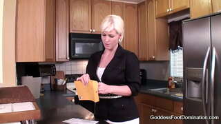 Վատ գնահատականը ՝ խորթ մայր