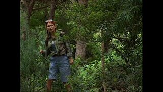 Nikolette mengintip seks di dalam hutan