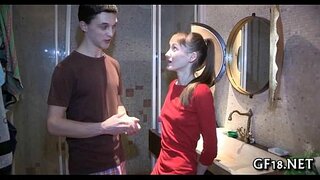 Datt babe raises her blue top