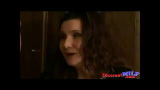 Terdesak Seksi Suri Rumah