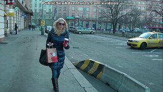 ���દુ ક્યૂટ સંપૂર્ણ બોબલા સપાટીએ બંધ રહ્યો હતો પ્રેમથી