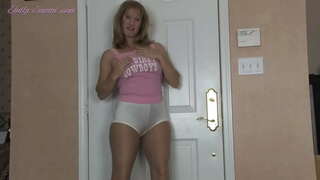 ���रिपूर्ण परिपक्व masturbates