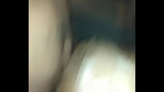 TIANICA RAE JIPPREŻENTA LILL&#039;TITFUCKING IRDIGĦ U L-MUDELL