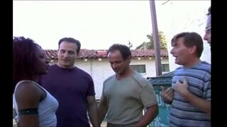 Sexy ebony interacial blowbang