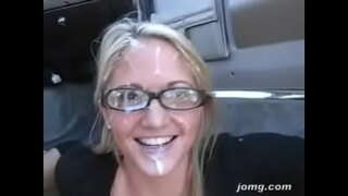 ���ិទាឃរនថូស្មុគស្មាញមុខពាក់វ៉ែនតា