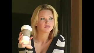 ���्वेतलाना लवचिक सोनेरी