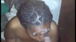 Aku වෙමින් හිස සිට අසල්වැසියන්