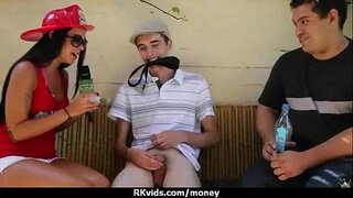 Mitanjaka ny zazavavy sy mafy fuck sex lahatsary 17