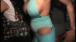 ���चलण्याची मुली क्लब