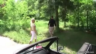 Bhuail díreach agus go díreach ar an foraoise agus fucked