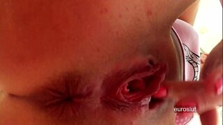 Euroslut Amateur Tūmataiti Mero Davida i Tuhia mō te Hoa Kitea