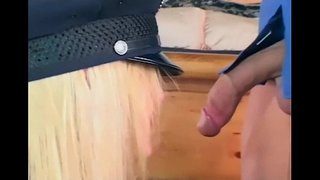 Красивая полицейская трахается в перчатках и чулках