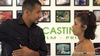 ���ታያል ታዳጊ አለው ይታያል ወሲብ አሁን stud