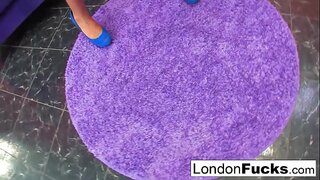 Азіяцкая красуня трахал сябе