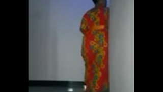 Chwiejny duża popa osła afrykańskiego