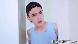 Әдемі қара красотка қатты трахается