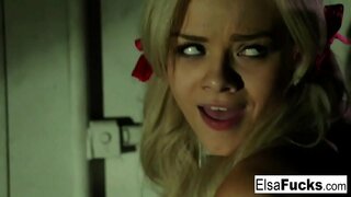 Blond babe blir bankade