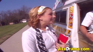 JizzOrama - ቅድሚያ ወሲብ ቫን እና ትንሽ Blonde ይታያል ግምገማ ቅድሚያ የሚሰጡዋቸውን