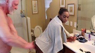 Chanel Skye ორალური ყვითელი შხაპი Fucking Ass ტკივილი ანალური