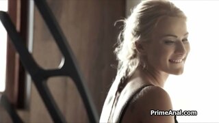 ���ລິຄີກົ້ນກັບຜິວເນື້ອສີຂາວຮ້ອນ