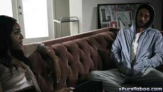 Amazone babe Ashleigh Aleigh genaai!