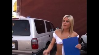 ���रुण तरूणी घेते हार्ड dick मध्ये तिच्या ओले twat shaved