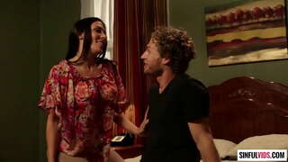 Рейчел брюнетка сосед һы ҡаты була Старра ялғап 69 звонованы, уның кереткәнсе обрызгивать сперма