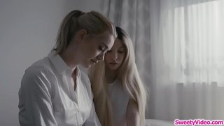 Small tits lesbian किशोर scissoring संग गोरा छात्रावास incharge