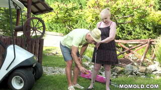 Slutty प्रौढ महिला Liva आहे जरा खडबडीत भपकेबाज मनुष्य