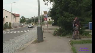 ���ੈ ਇੱਕ ਨੌਜਵਾਨ ਵੇਸ਼ਵਾ ਨੂੰ ਚੁਦਾਈ ਅਧੀਨ ਇੱਕ ਪੁਲ ਵਿੱਚ ਇੱਕ ਜਨਤਕ ਪਾਰਕ