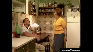 Оло әбей мажараһы #039;s #1 - Сьюзан - йәш араһында айырма ер һәм уның любовник күберәк балиғ йәшенә әсәй була алмай!