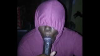 Ebony bbw slurps cum nje ya bbc rafiki